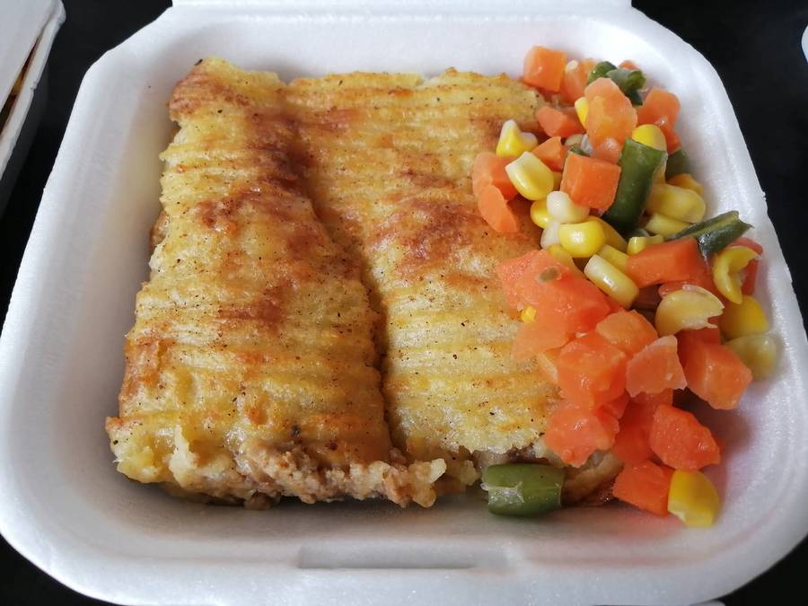 Cottage pie with mixed vegetables